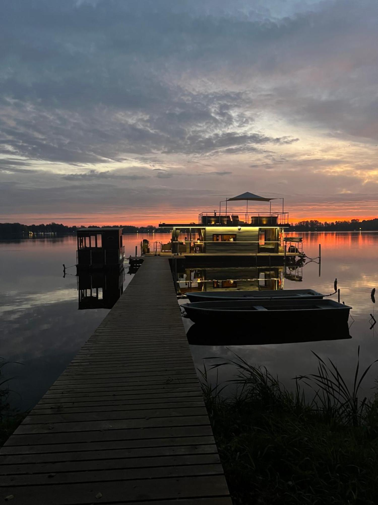 Botel Seezeit- Schwielochsee- Hausboot